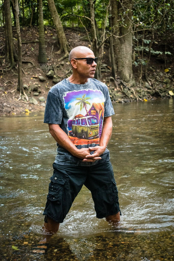 Alternate T Shirt in Beach Shack Black