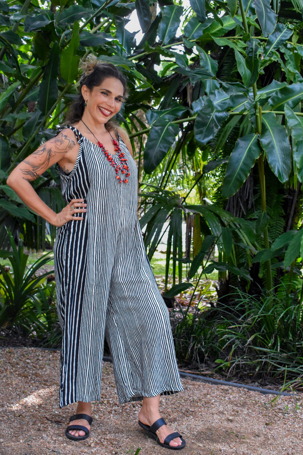 Calm Pantsuit in Stripe Black