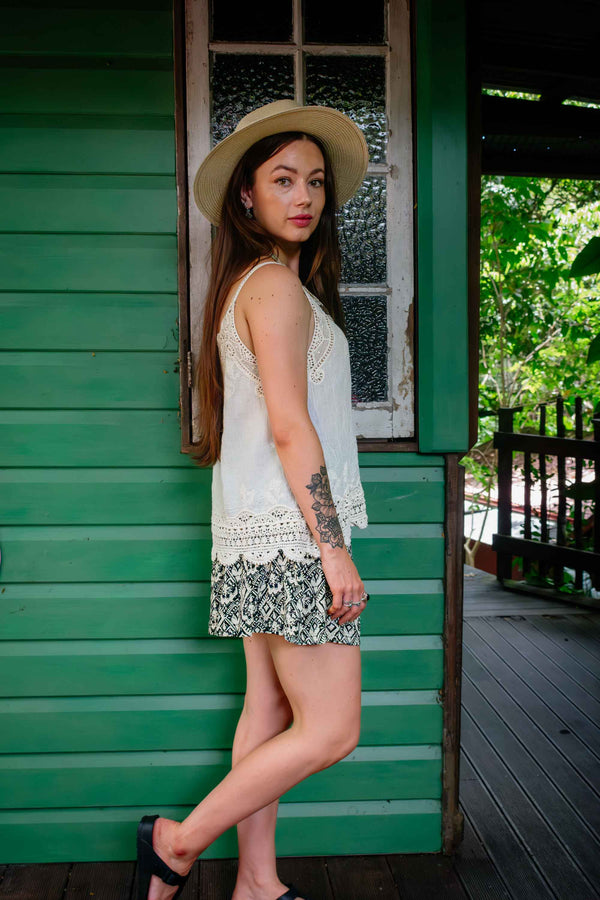 Bindy Shorts in Cream Treasure