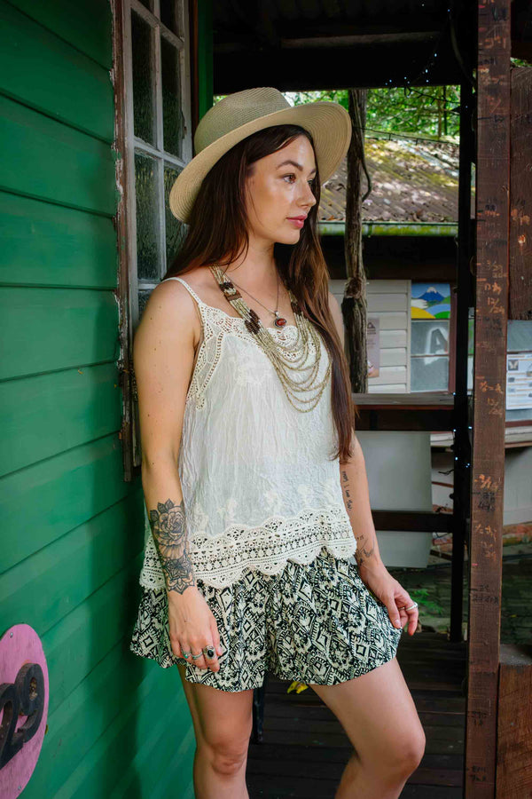 Bindy Shorts in Cream Treasure