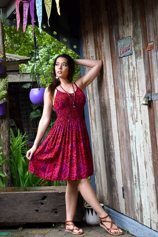 Zest Short Dress in Swirl Crimson Pink